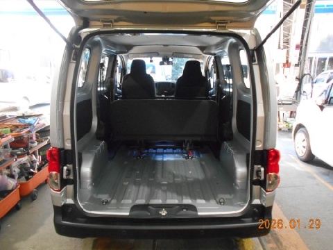 小型ワンボックスバン1台入庫しました。