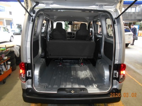 小型ワンボックスバン1台入庫しました。