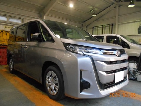 ミニバン(ノア)