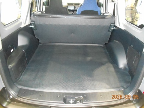小型商用車HV1台に入庫しました。